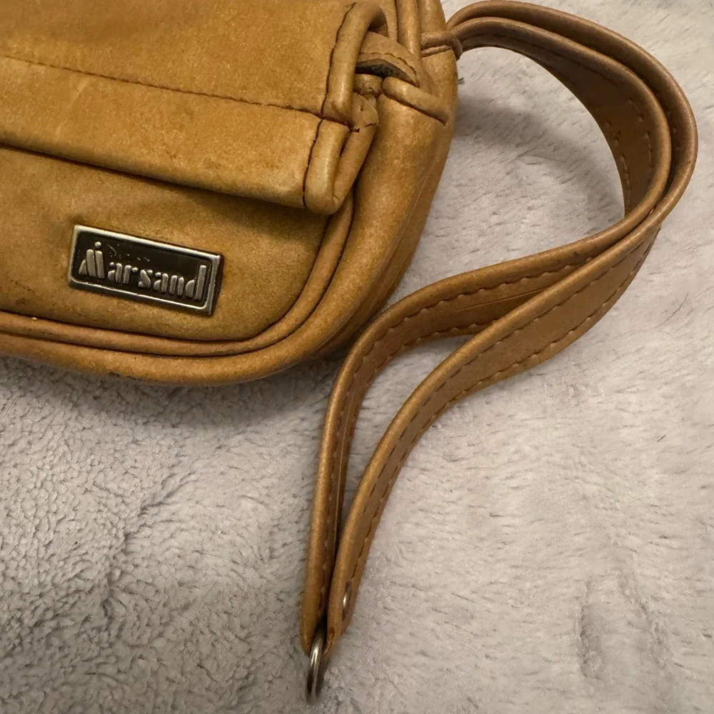 Marsand‎ Vintage Small Leather Camera Bag Tan Crossbody Wristlet USA